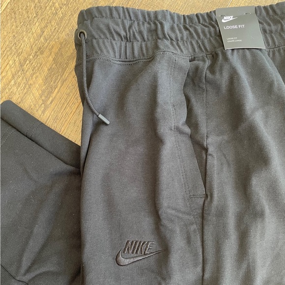 Nike Women’s Wide Leg Cropped Bottoms - Picture 2 of 4